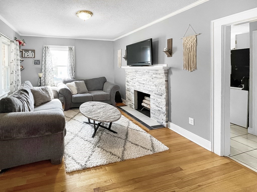 48 Audubon Street Springfield, MA 01108 - Photo 8 of 40