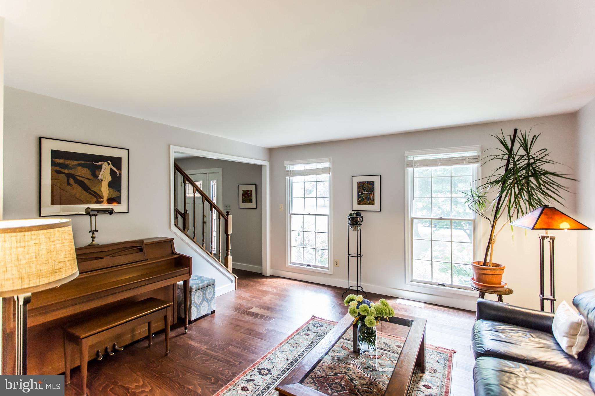 12559 Rock Ridge Road Herndon, VA 20170 - Photo 4 of 37 Gallery Image 4