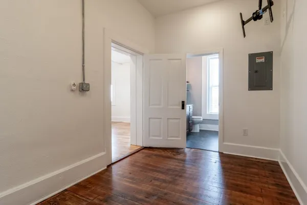 $1,200 | 305 Main Street, Unit 4, Clarksville, TN 37040