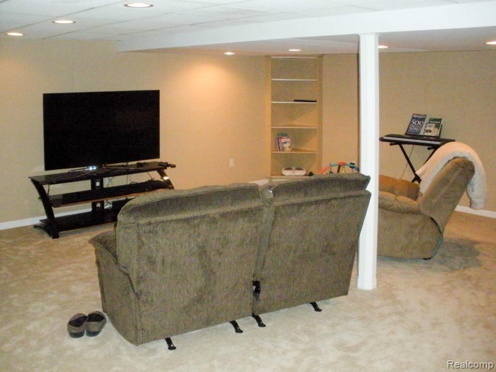 970 Trombley Road Grosse Pointe, MI 48230 - Photo 20 of 30 DSCN9005.jpg