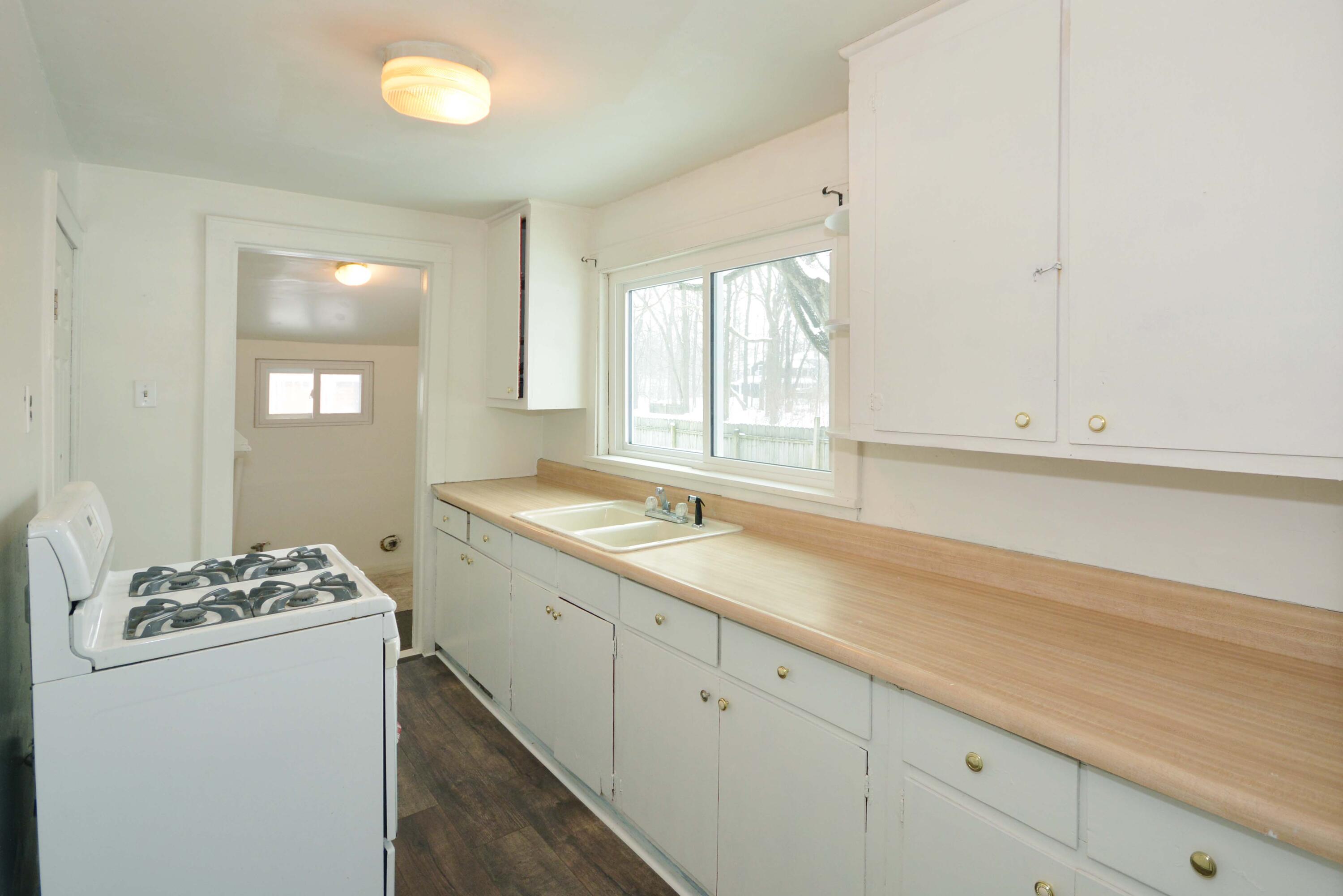 208 Prospect Street Decatur, MI 49045 - Photo 11 of 27 208Prospect_12