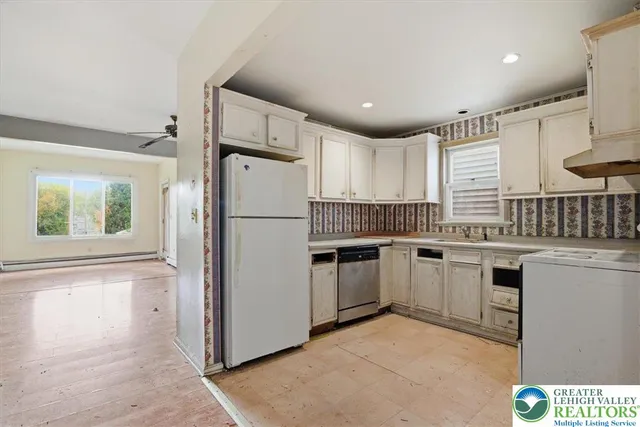 $189,000 | 507 Thomas Street, Stroudsburg, PA 18360