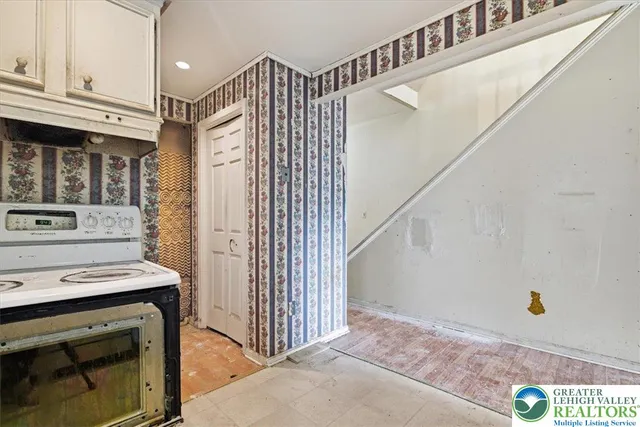 $189,000 | 507 Thomas Street, Stroudsburg, PA 18360