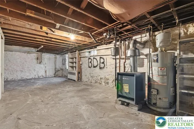 $189,000 | 507 Thomas Street, Stroudsburg, PA 18360