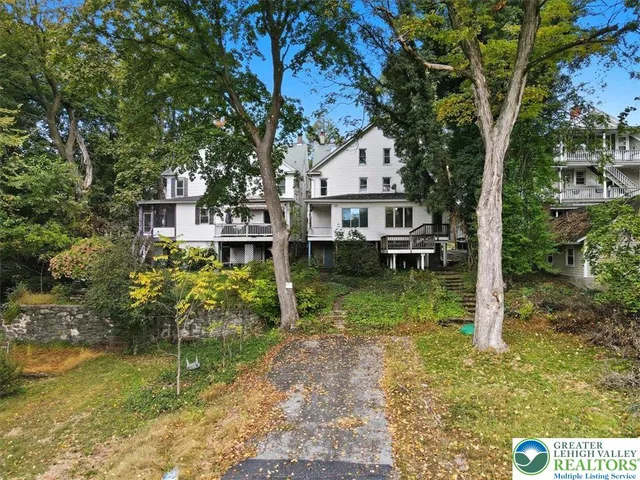 $189,000 | 507 Thomas Street, Stroudsburg, PA 18360