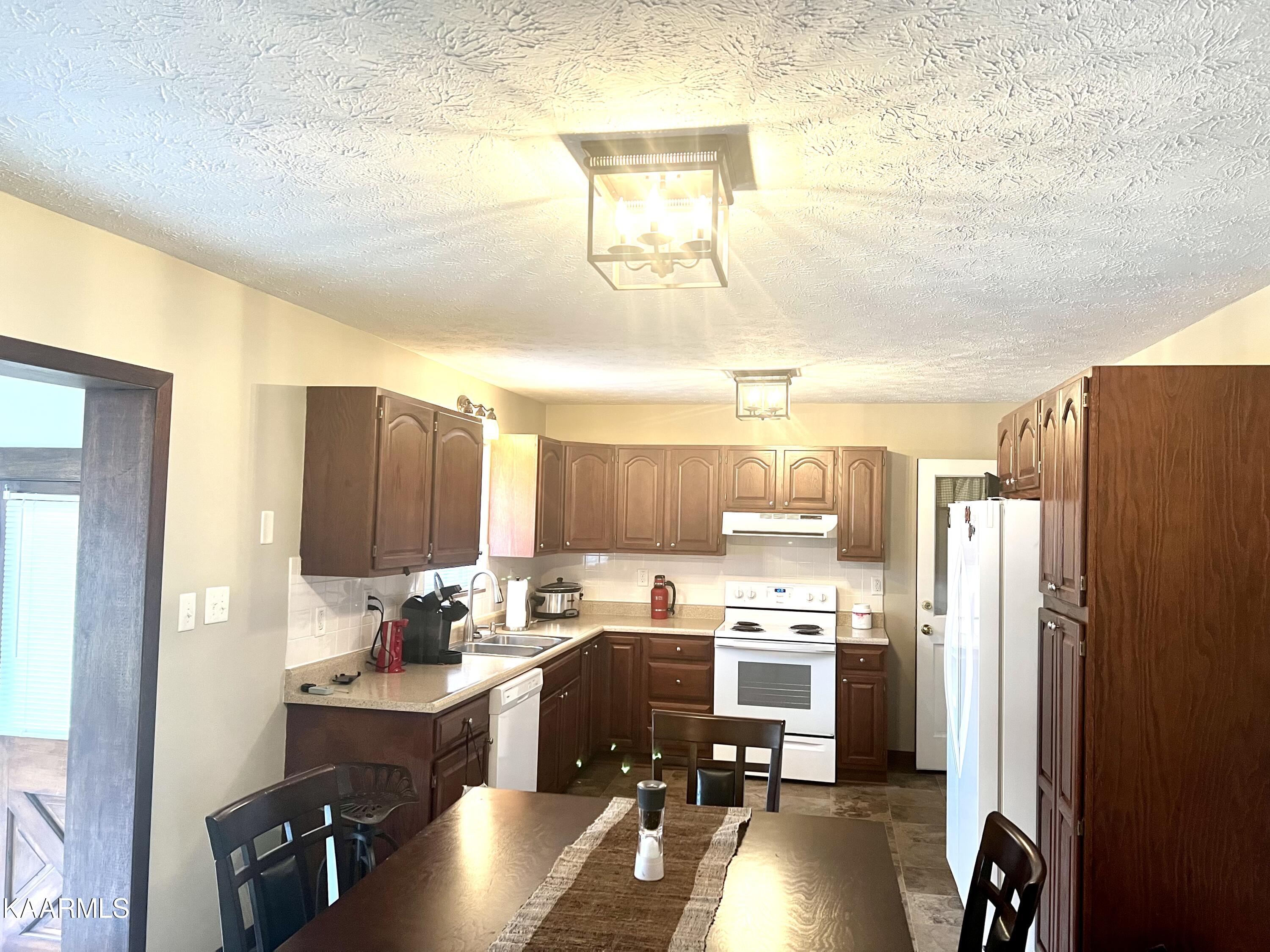 7240 Oakmeade Road Powell, TN 37849 - Photo 8 of 16 B99C6741-0C64-4C08-8AA0-32551C2A07A3