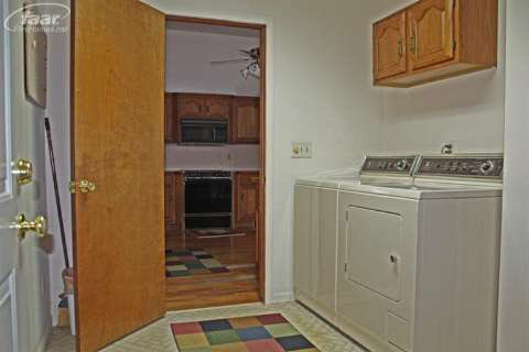 6271 Chicago Road Flushing, MI 48433 - Photo 8 of 17 20394121-7.JPG