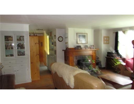 398 River Road Bowdoinham, ME 04008 - Photo 5 of 16 Living Room.