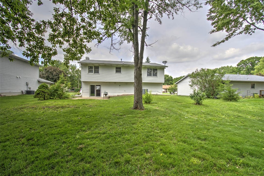1545 Highland Place Decatur, IL 62526 - Photo 27 of 31