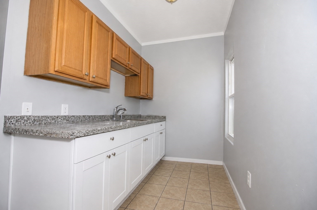 82 Fox Street, Unit 3 Worcester, MA 01604 - Photo 10 of 18