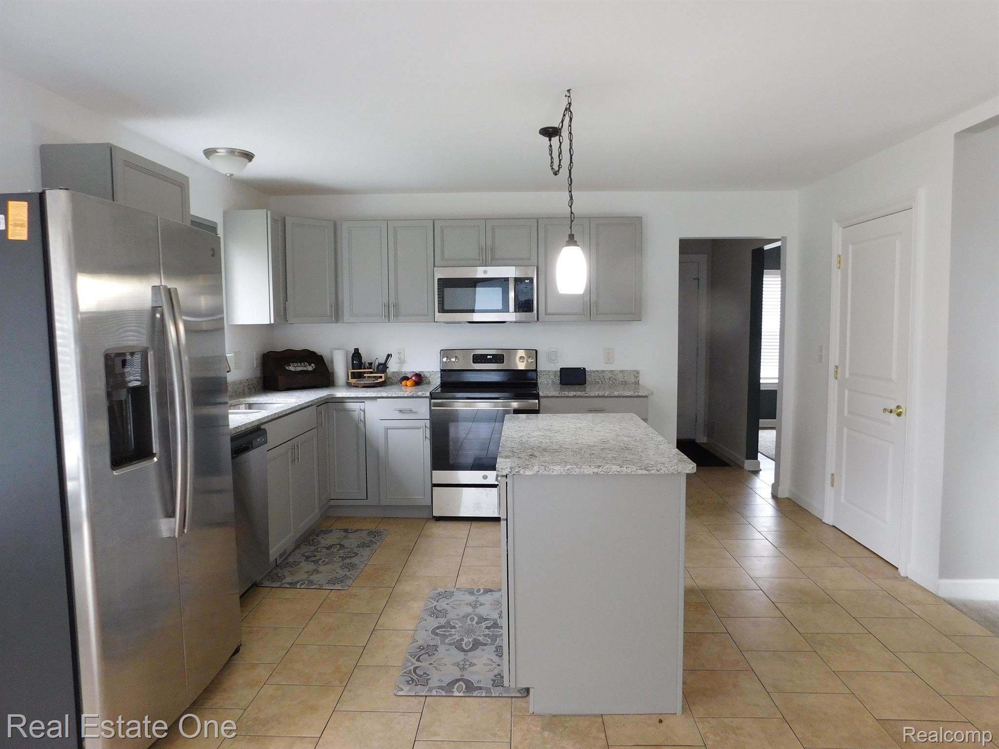 22097 Beech Road Southfield, MI 48033 - Photo 16 of 62 Gallery Image 16