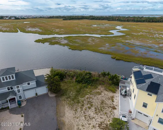 $425,000 | 733 Twin Lakes Boulevard, Little Egg Harbor, NJ 08087