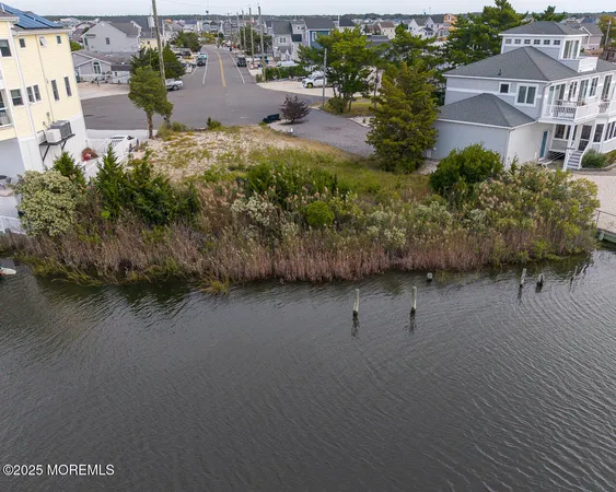 $425,000 | 733 Twin Lakes Boulevard, Little Egg Harbor, NJ 08087