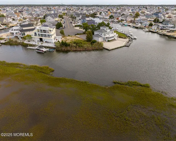 $425,000 | 733 Twin Lakes Boulevard, Little Egg Harbor, NJ 08087