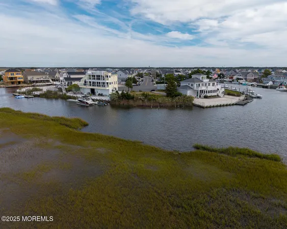 $425,000 | 733 Twin Lakes Boulevard, Little Egg Harbor, NJ 08087