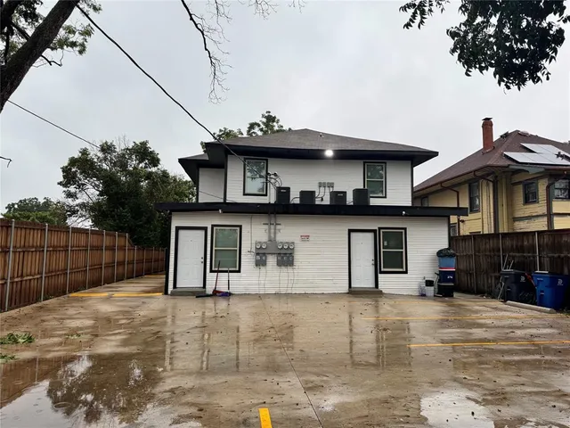 a house view with a outdoor space