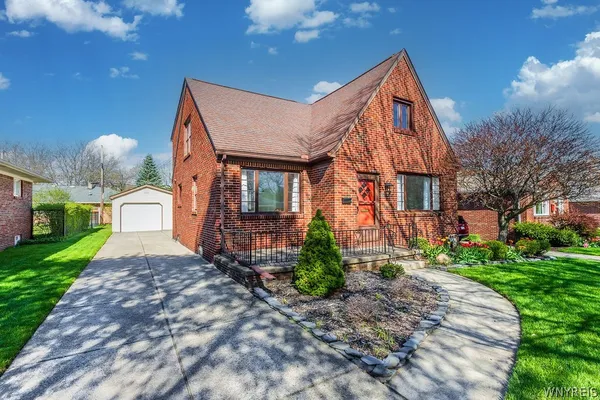 $299,990 | 440 Walton Drive, Cheektowaga, NY 14225