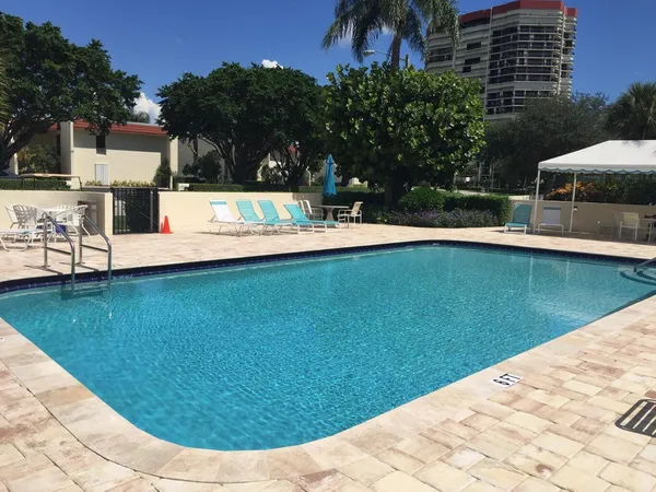 $3,000 | 1714 Consulate Place, Unit 101, West Palm Beach, FL 33401