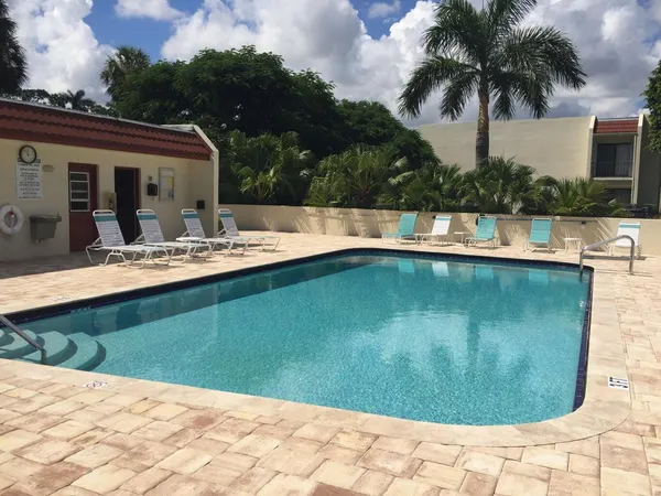$3,000 | 1714 Consulate Place, Unit 101, West Palm Beach, FL 33401