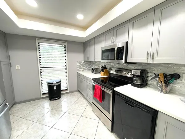$3,000 | 1714 Consulate Place, Unit 101, West Palm Beach, FL 33401