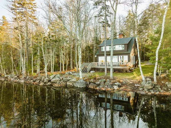 $785,000 | 84 Annis Lane, Hope, ME 04847
