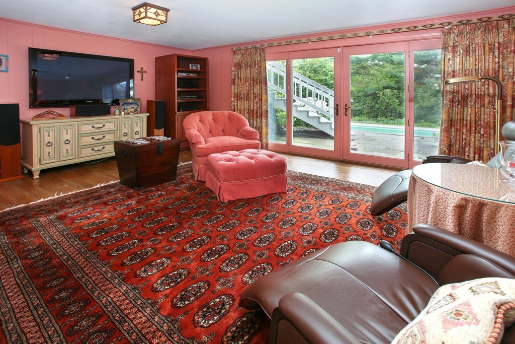 87 Nobscot Road Weston, MA 02493 - Photo 12 of 14 Gallery Image 12
