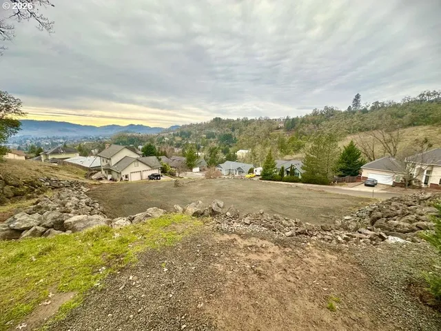 $95,000 | 2957 Northwest Daysha Drive, Roseburg, OR 97471
