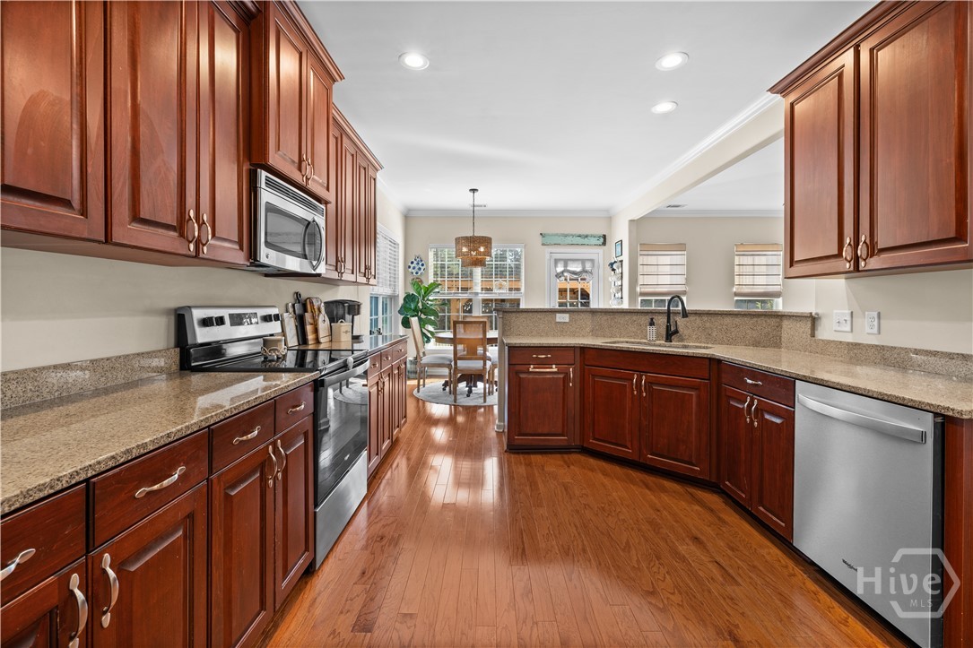 411 Plantation Place Rincon, GA 31326 - Photo 8 of 54 Entertainers kitchen!