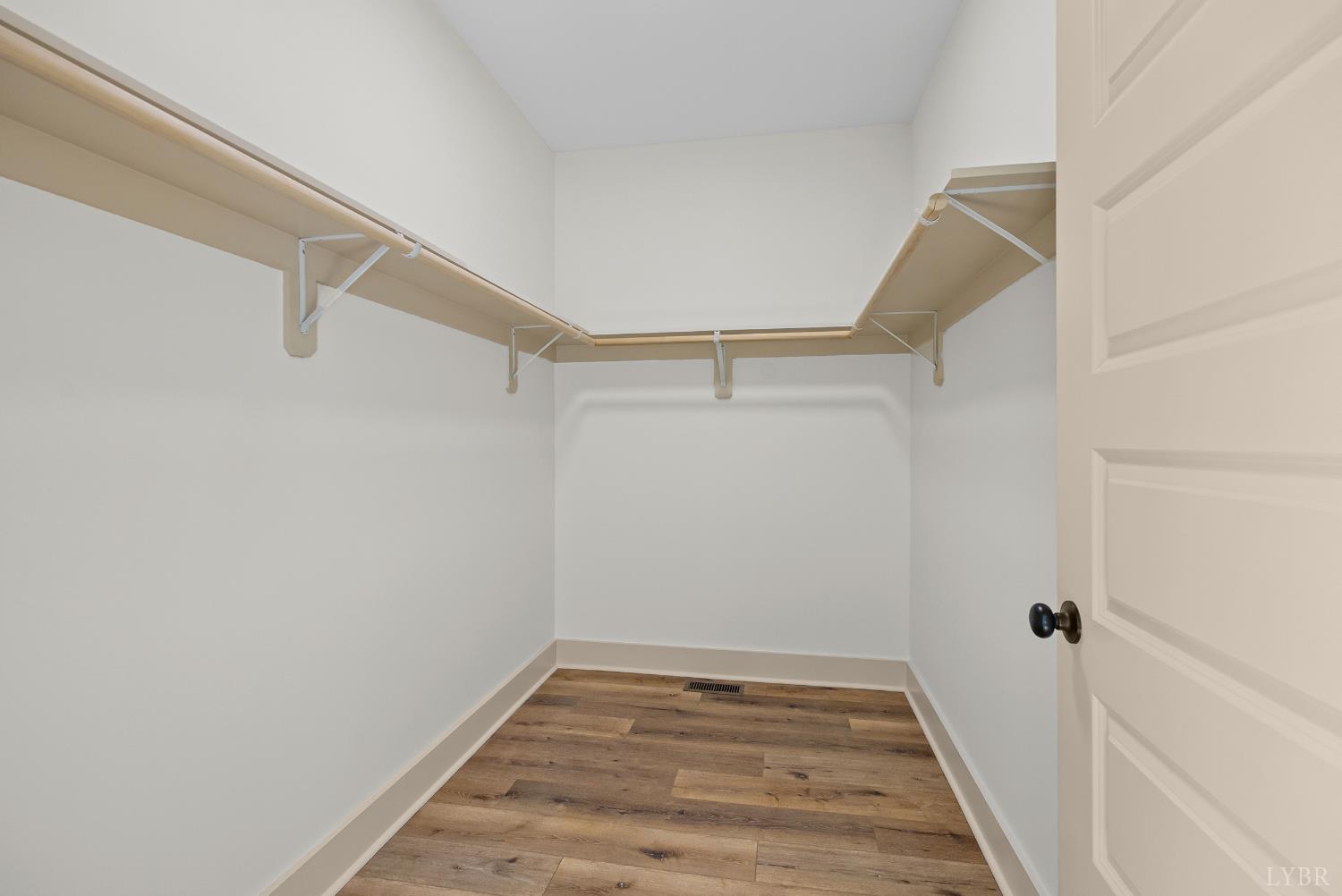 2180 Earley Farm Road Amherst, VA 24521 - Photo 10 of 35 a view of a hallway