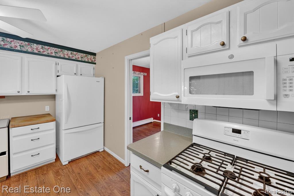 3920 Wint Road Commerce Township, MI 48382 - Photo 7 of 60