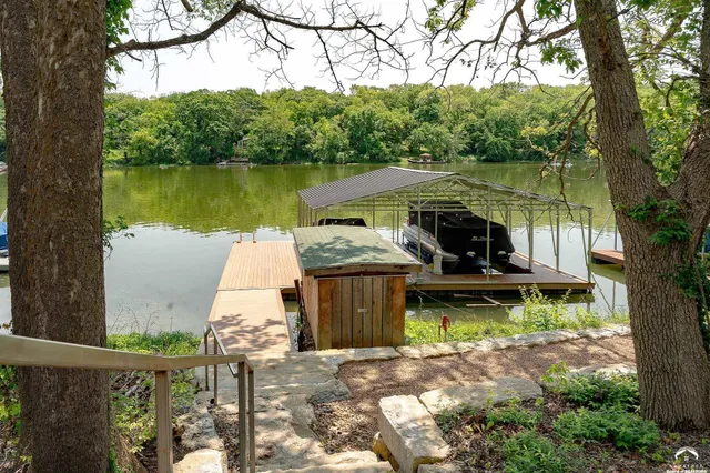 $2,400,000 | 587 North 615 Road, Lawrence, KS 66047