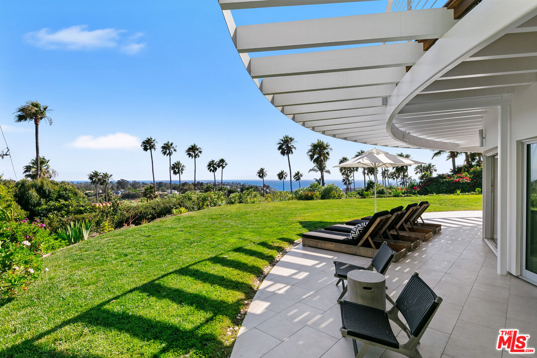 6375 Gayton Place Malibu, CA 90265 - Photo 43 of 49 a garden view with a sitting space