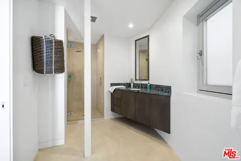 $5,900,000 | 6375 Gayton Place, Malibu, CA 90265