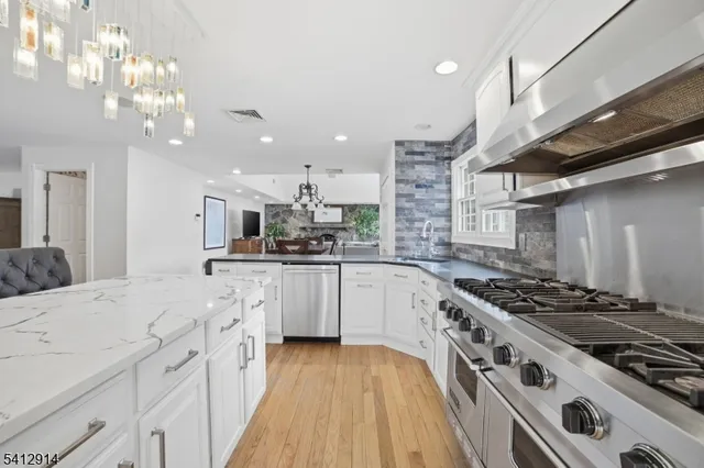 $1,995,000 | 21 Spring Street, Chatham, NJ 07928