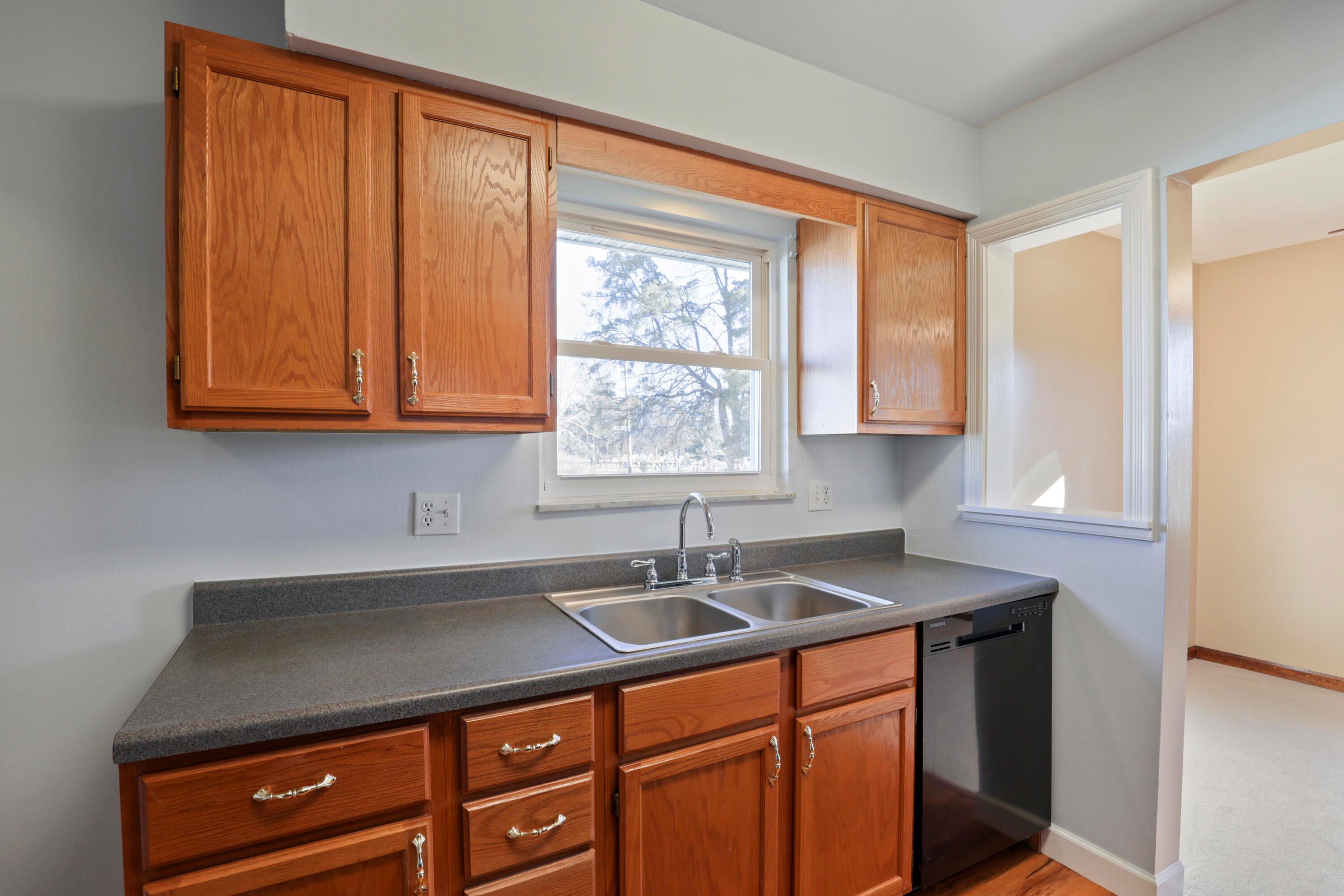 1137 Brown Road Columbus, OH 43223 - Photo 13 of 59 B5C1640B-EE1C-411D-9201-4F50DF304E8A
