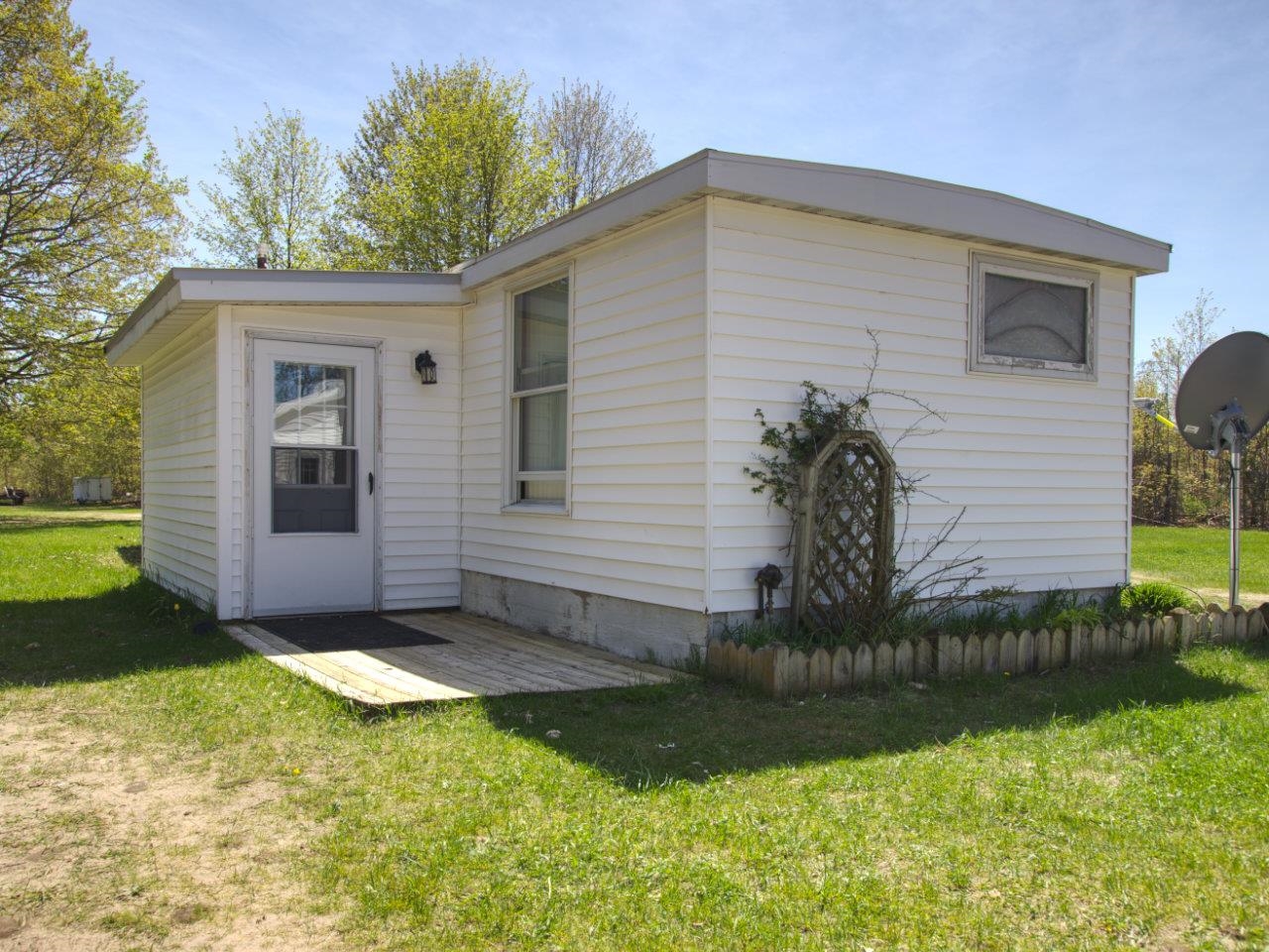 13973 Cinder Road Beulah, MI 49617 - Photo 18 of 26