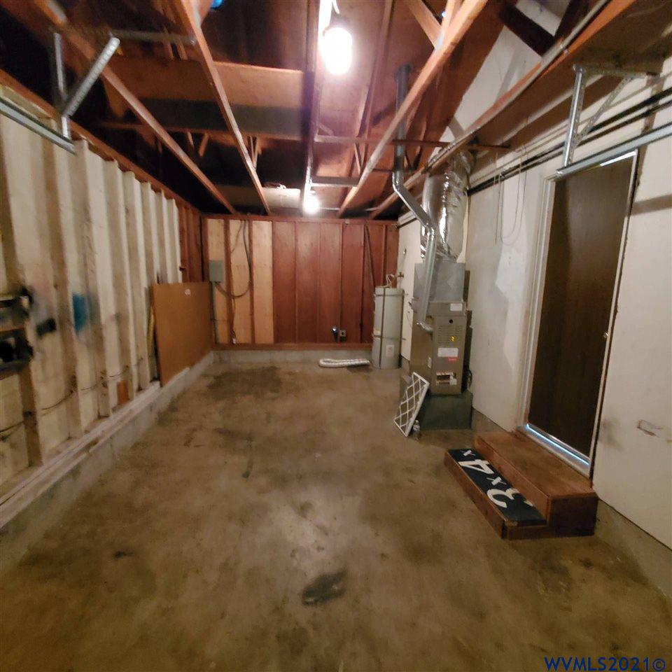 1588 Del Rio Avenue Southeast Albany, OR 97322 - Photo 7 of 12 Gallery Image 7