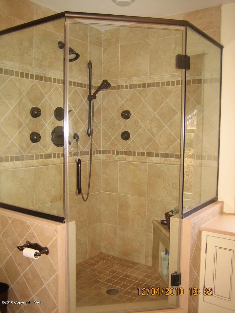 810 Long Road Buck Hill Falls, PA 18323 - Photo 12 of 20 Master Bath