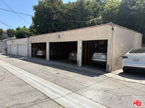 $2,100,000 | 140 North Pass Avenue, Burbank, CA 91505