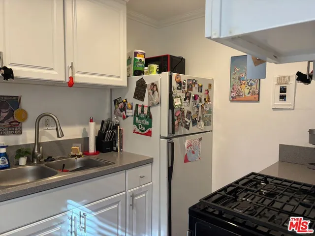 $2,399,900 | 140 North Pass Avenue, Burbank, CA 91505