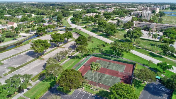 $2,400 | 7076 Huntington Lane, Unit 507, Delray Beach, FL 33446