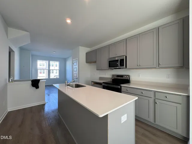 $1,895 | 3312 Bomore Road, Raleigh, NC 27610