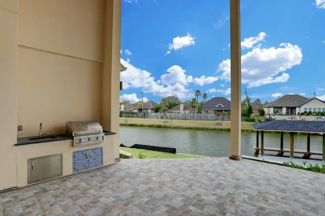 $6,300 | 602 Appia Drive, Kemah, TX 77565