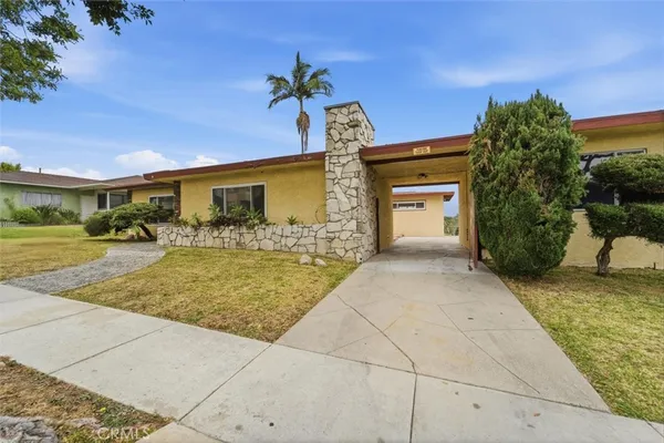 $899,000 | 2401 West 102nd Street, Inglewood, CA 90303