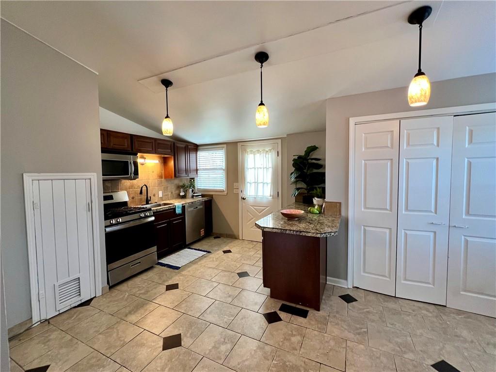 1224 South Delaware Independence, MO 64055 - Photo 8 of 18