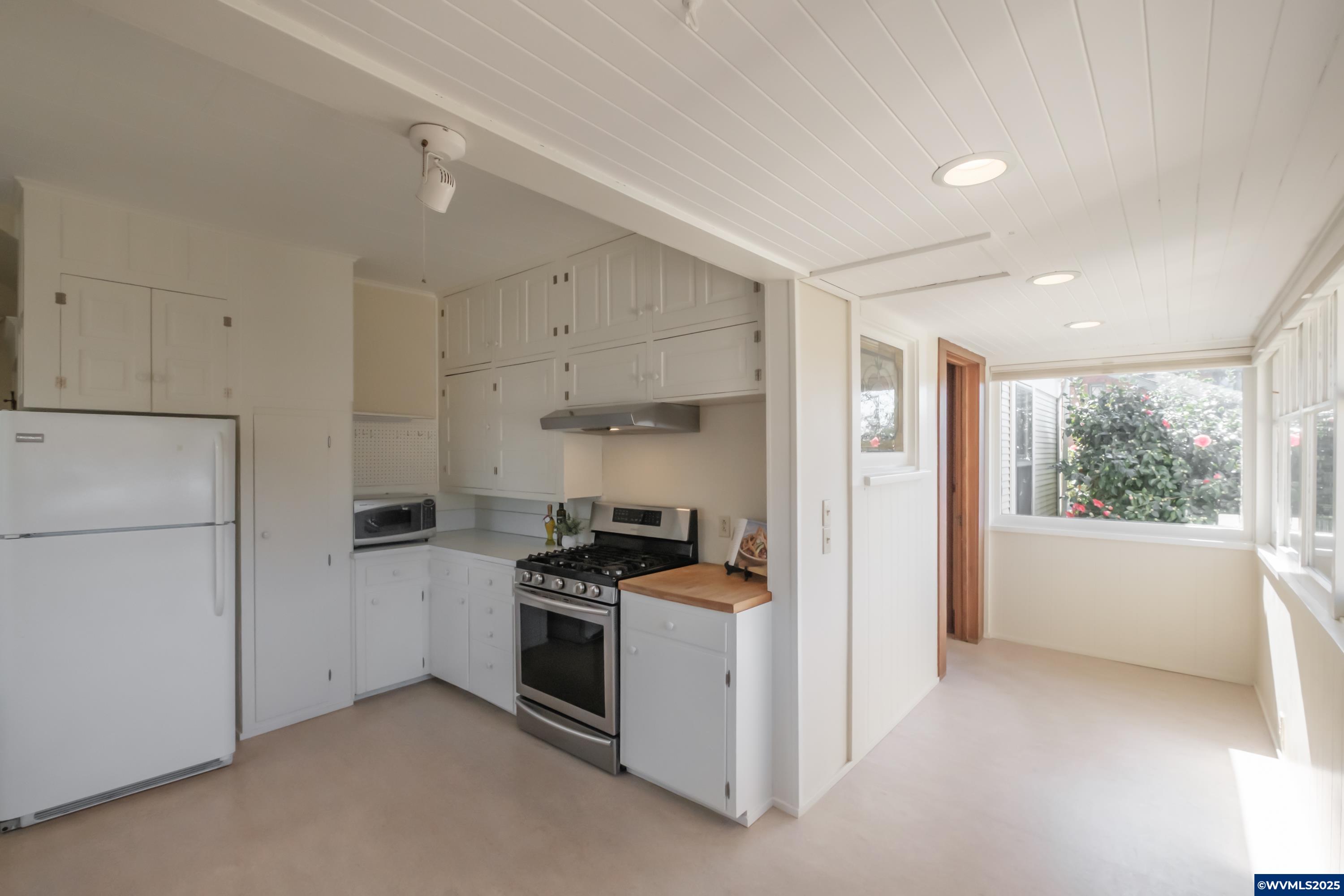 1114 Southwest Washington Street Albany, OR 97321 - Photo 19 of 50