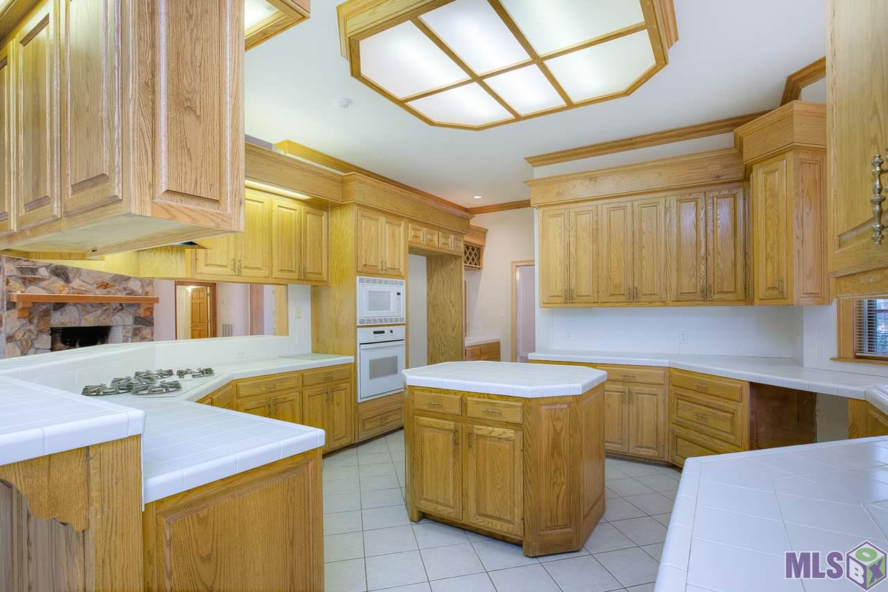 16417 Centurion Avenue Baton Rouge, LA 70816 - Photo 5 of 25 Kitchen