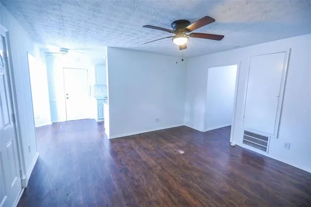 $2,200 | 1967 Singer Way, Lithonia, GA 30058