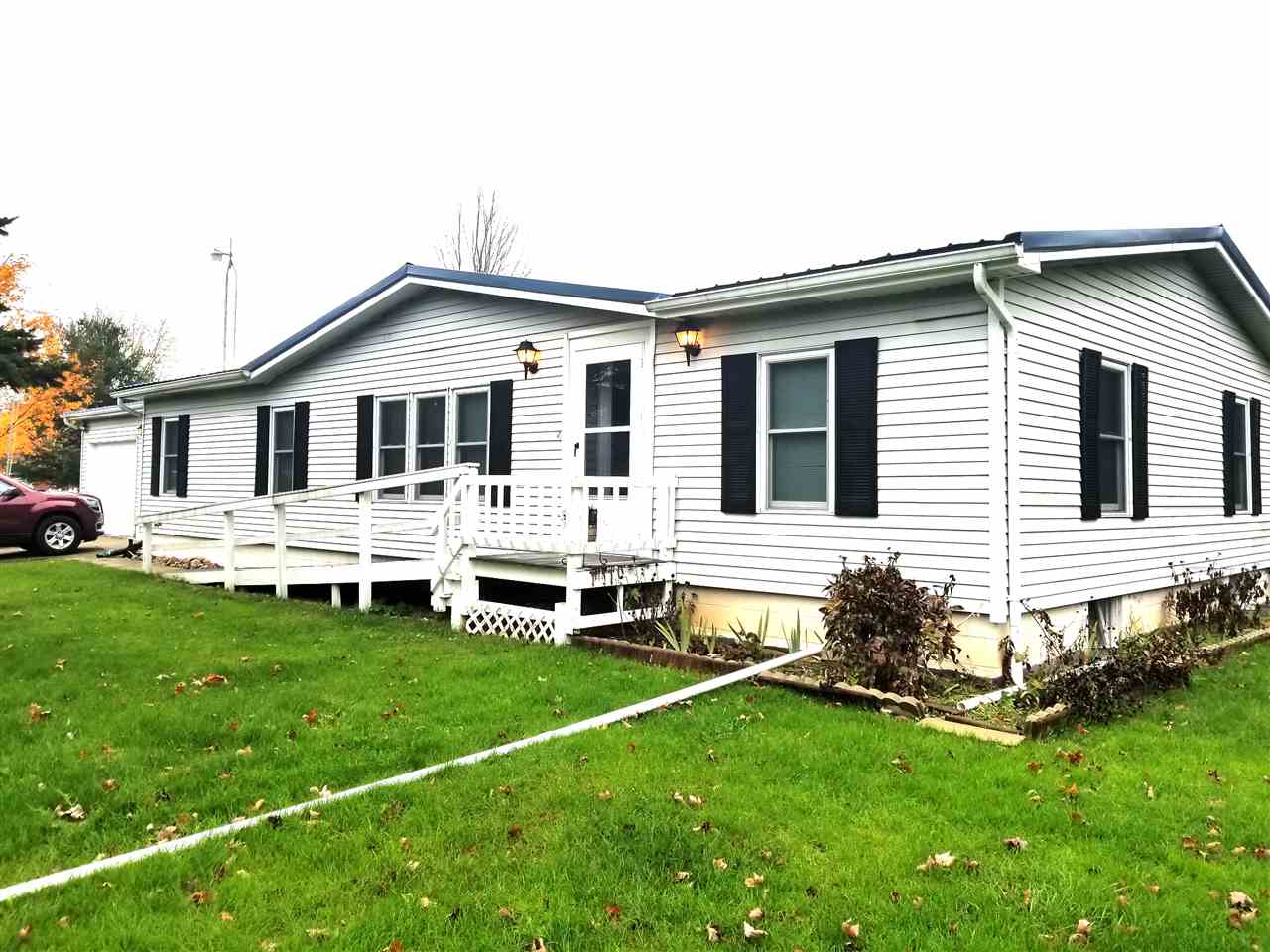 3195 South Meridian Road Mount Pleasant, MI 48858 - Photo 2 of 35 1840511-1.JPG