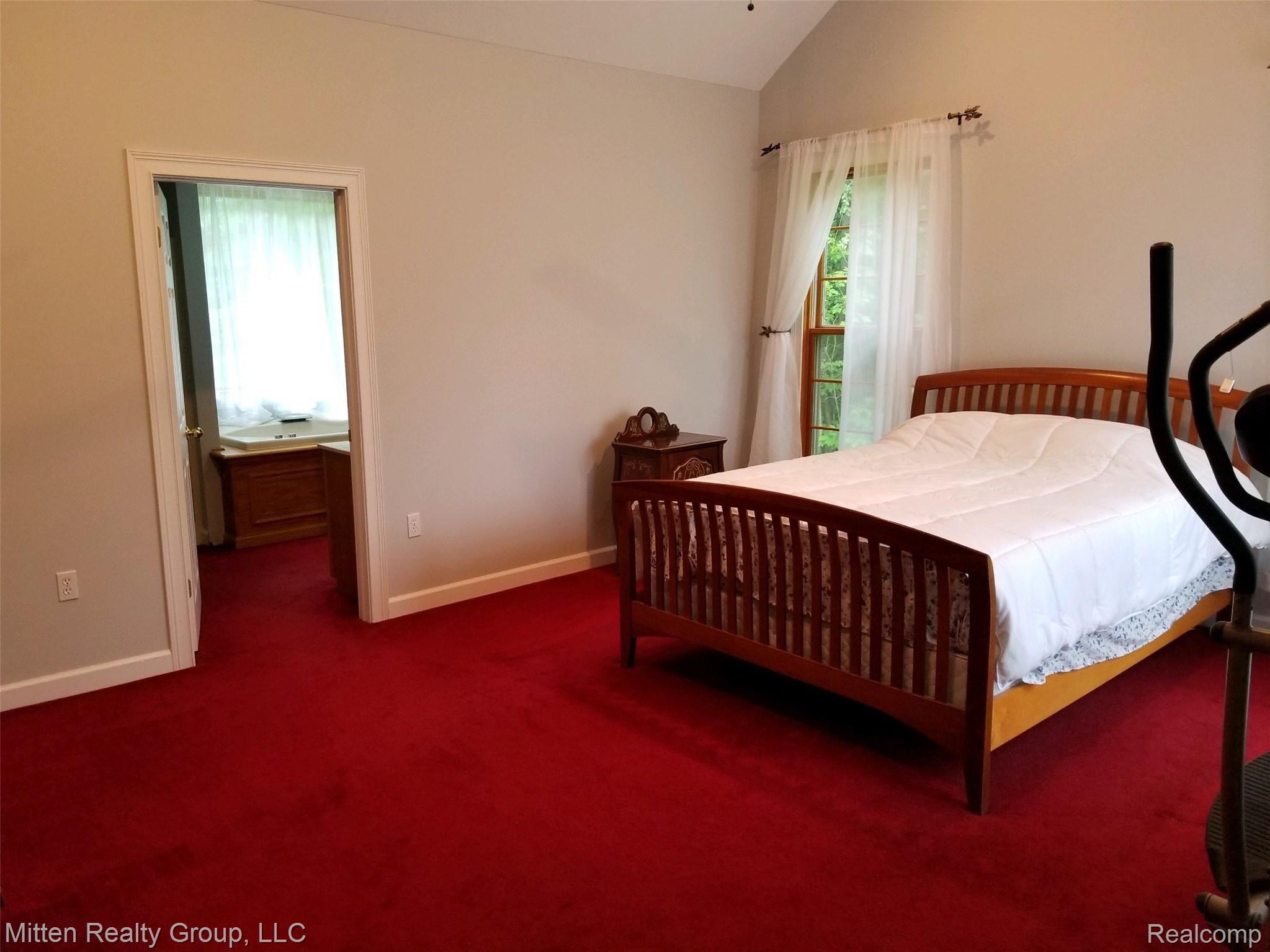 12933 East Austin Road Manchester, MI 48158 - Photo 12 of 13 2 MBed.jpg